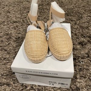 BRAND NEW STEVE MADDEN NATURAL RAFFIA SHOES